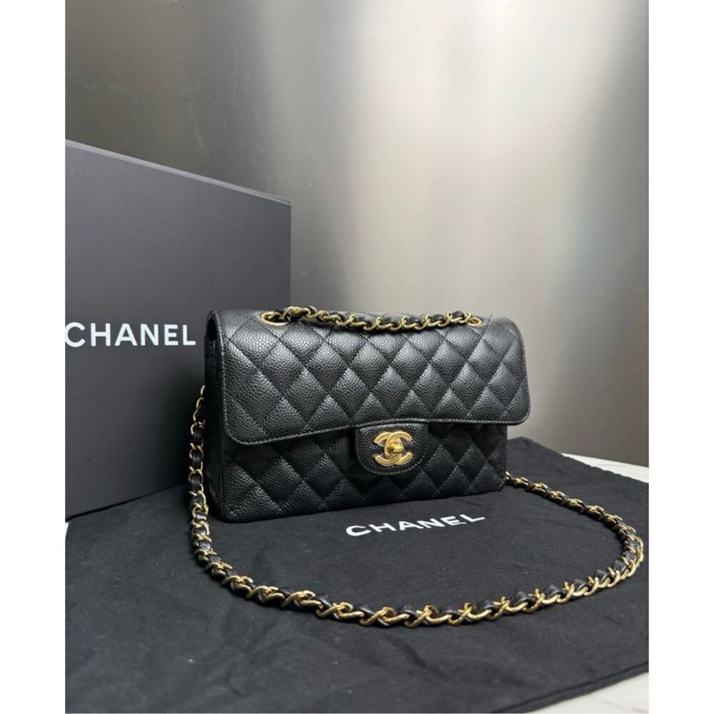 Chanel Women Pre-Loved Bag Brand New Condition - Picture 2 of 4